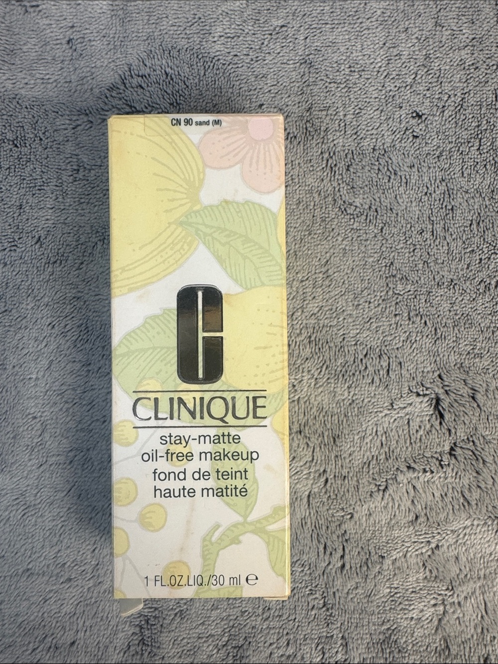 NWT Clinique Stay-Matte Oil-Free Makeup Foundation - Shade CN 90 Sand
